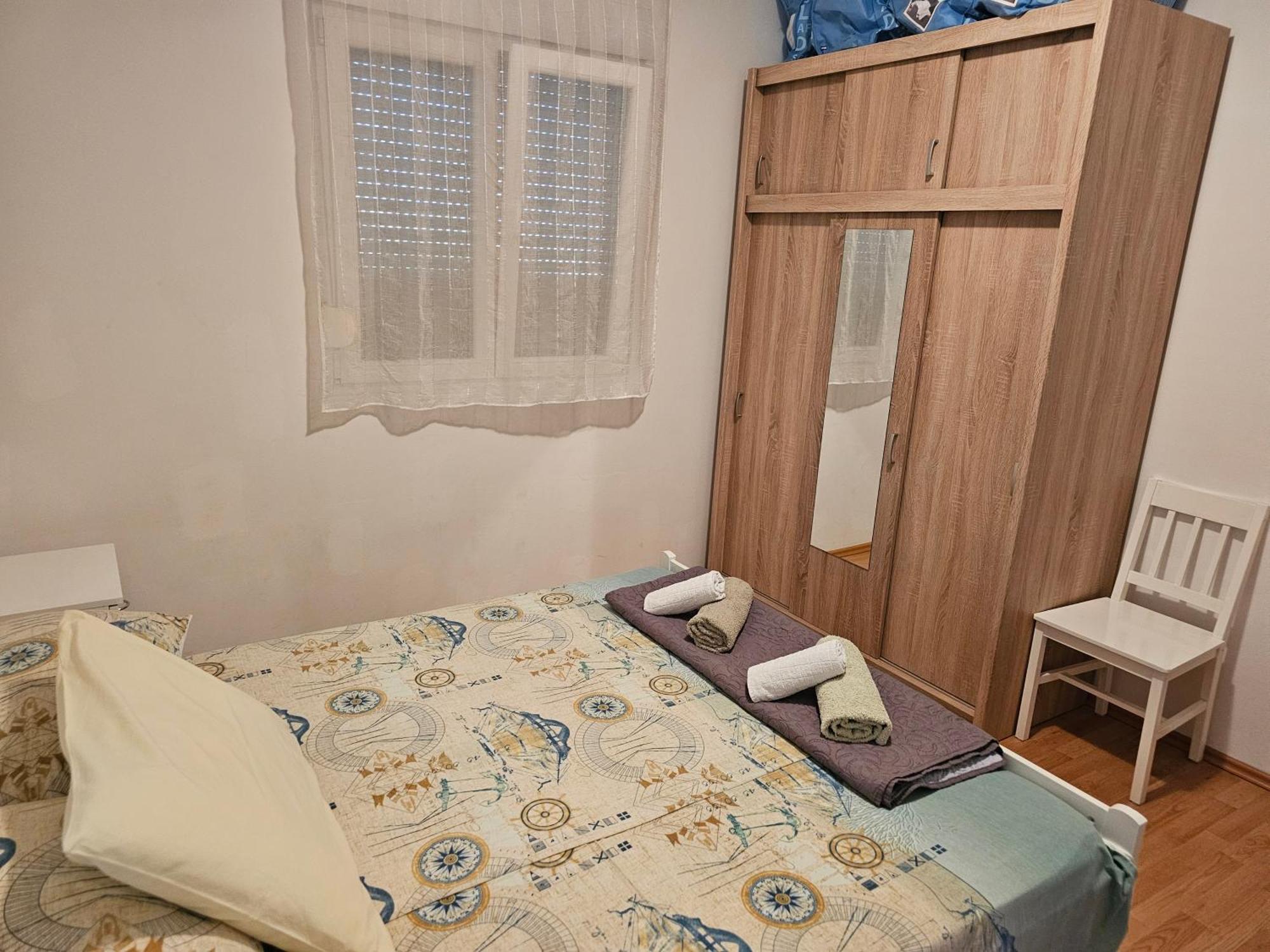 Apartments Zemunik โอมิช ภายนอก รูปภาพ