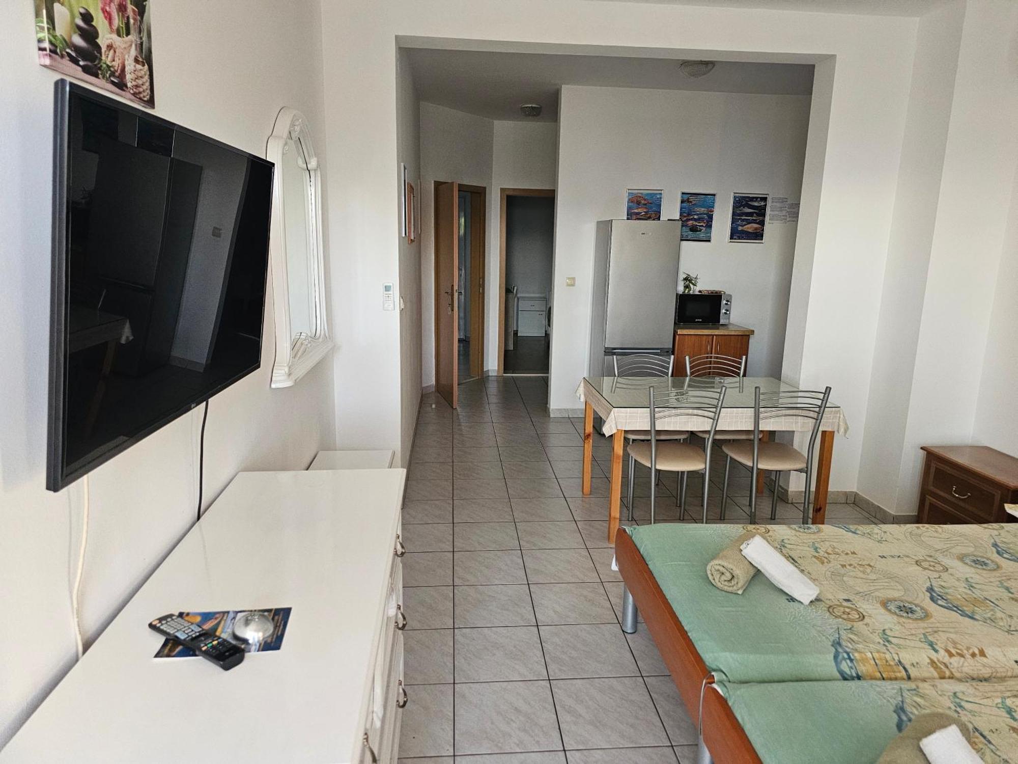 Apartments Zemunik โอมิช ภายนอก รูปภาพ