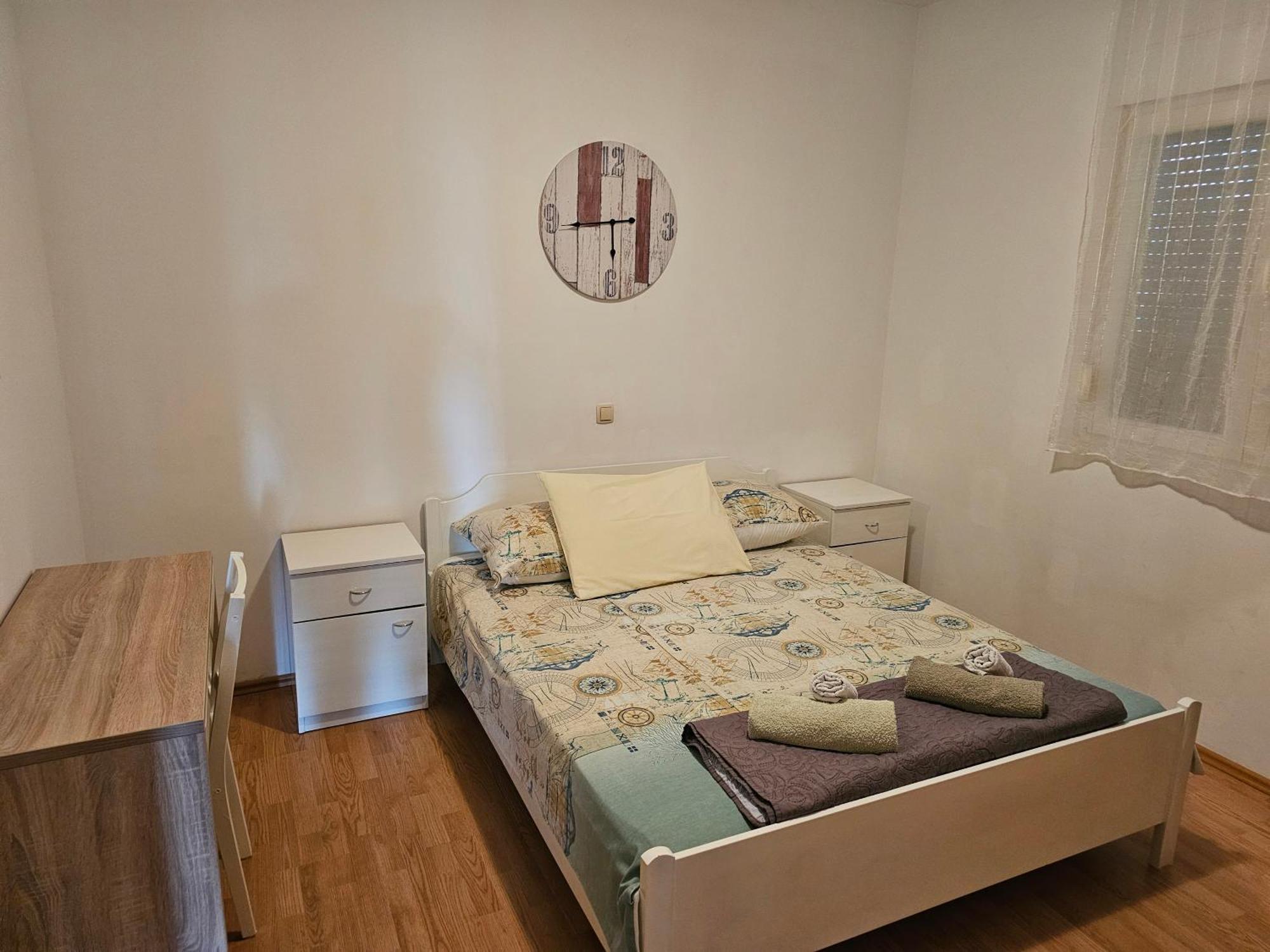 Apartments Zemunik โอมิช ภายนอก รูปภาพ