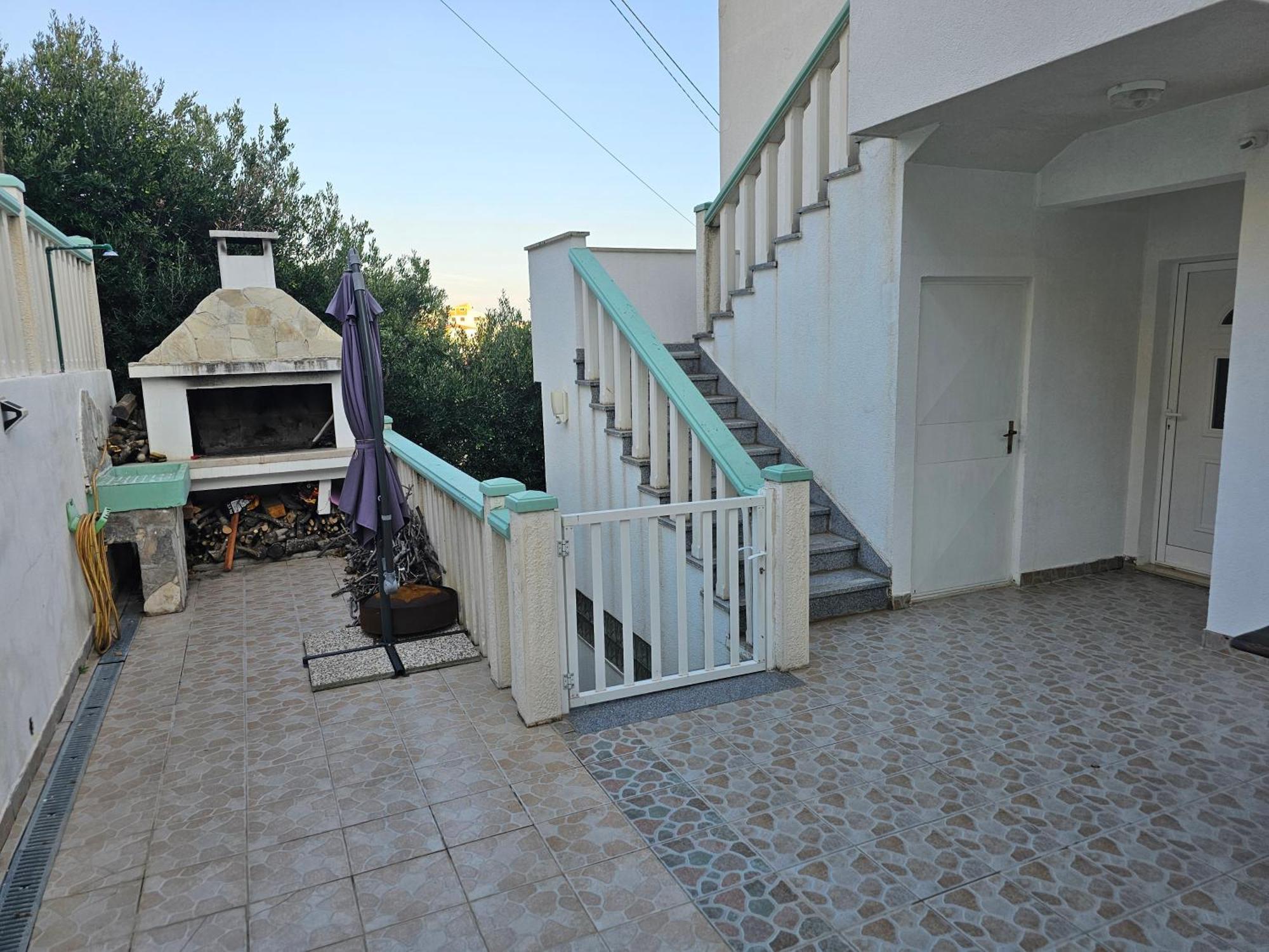 Apartments Zemunik โอมิช ภายนอก รูปภาพ