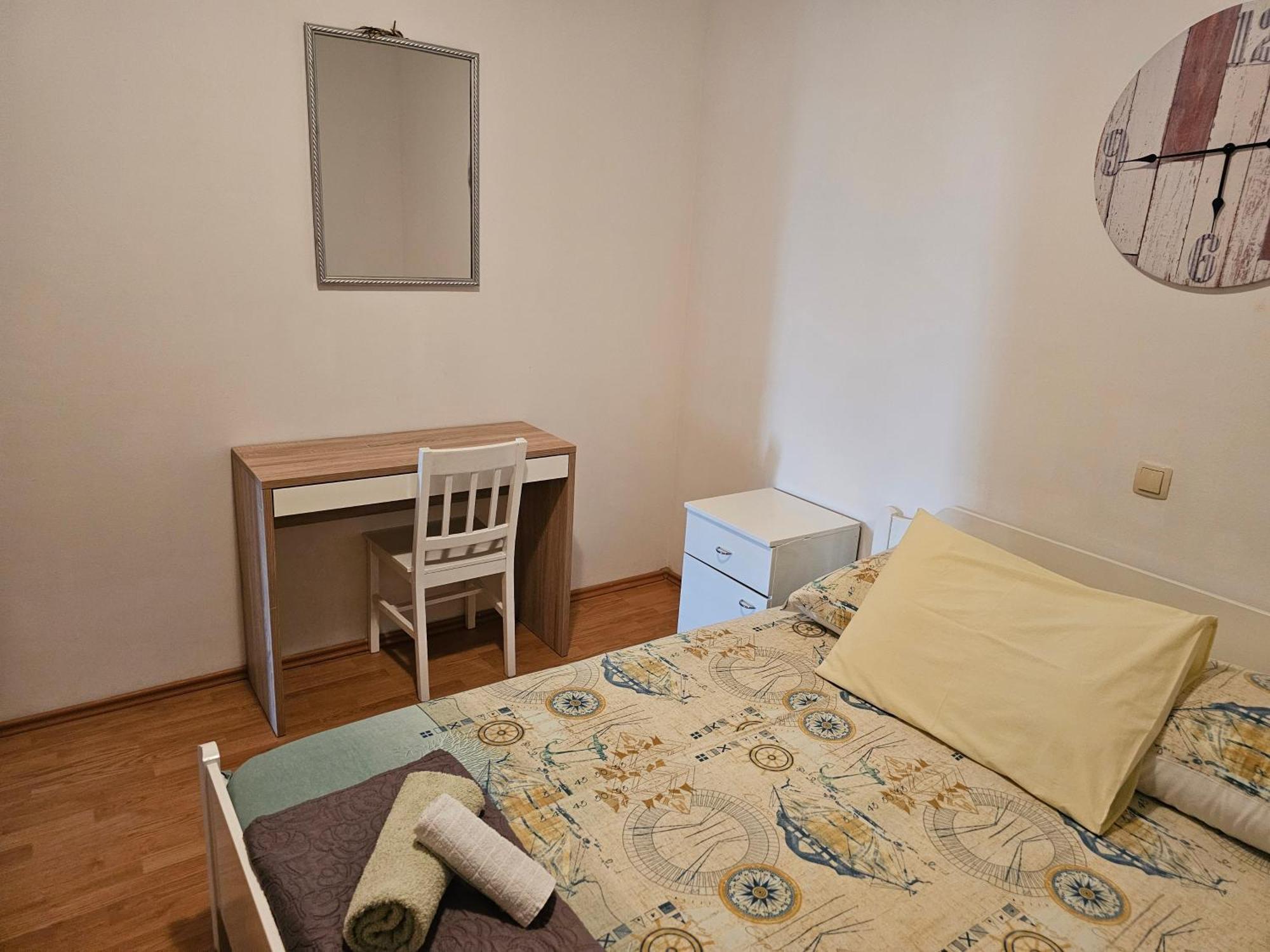 Apartments Zemunik โอมิช ภายนอก รูปภาพ