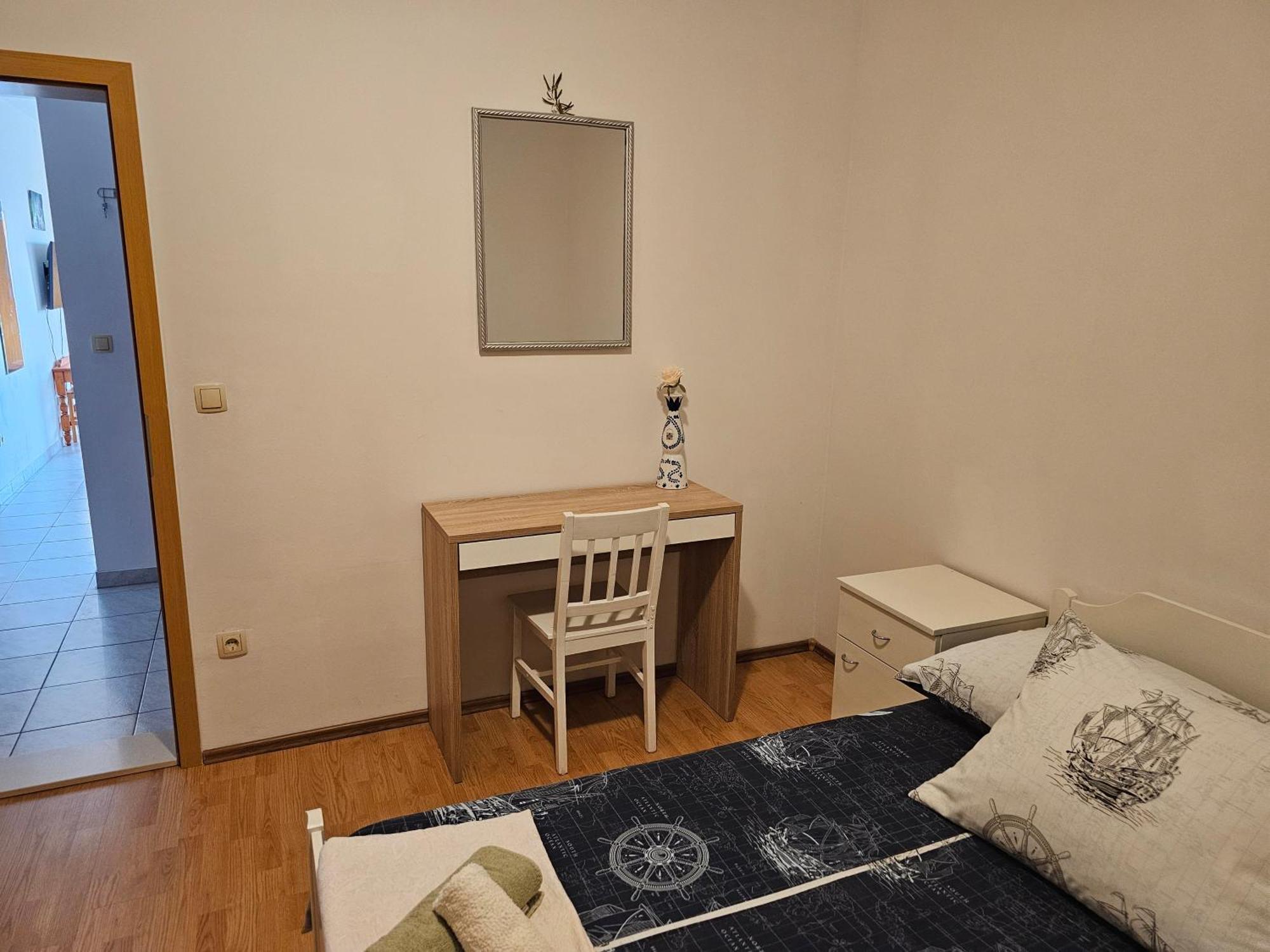 Apartments Zemunik โอมิช ภายนอก รูปภาพ