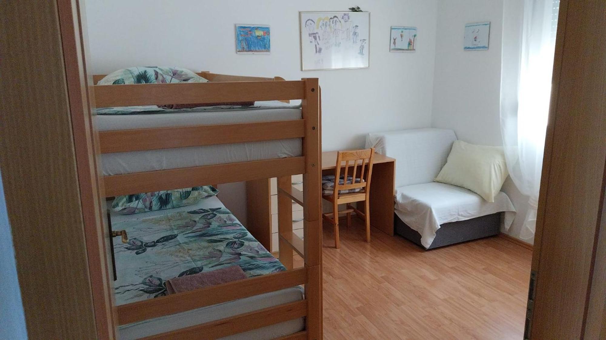 Apartments Zemunik โอมิช ภายนอก รูปภาพ