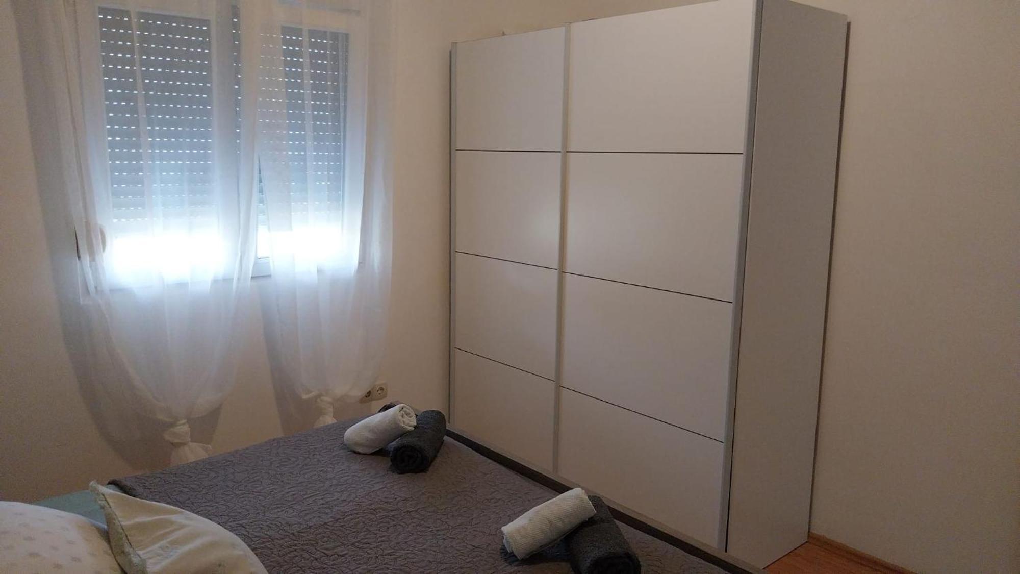Apartments Zemunik โอมิช ภายนอก รูปภาพ