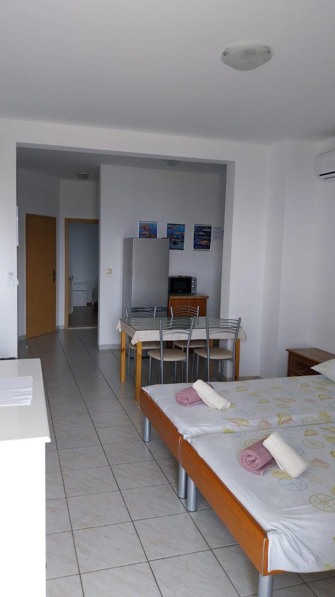 Apartments Zemunik โอมิช ภายนอก รูปภาพ