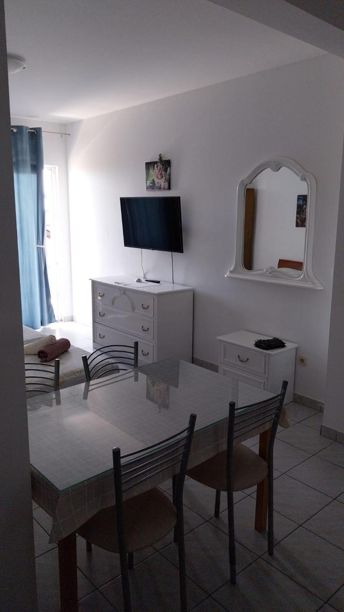 Apartments Zemunik โอมิช ภายนอก รูปภาพ
