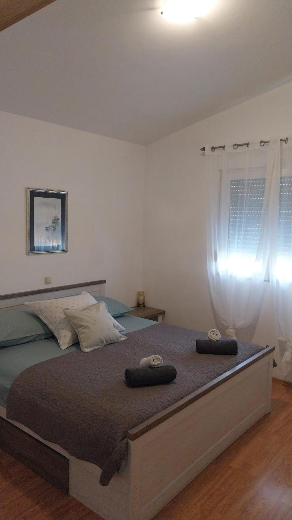 Apartments Zemunik โอมิช ภายนอก รูปภาพ