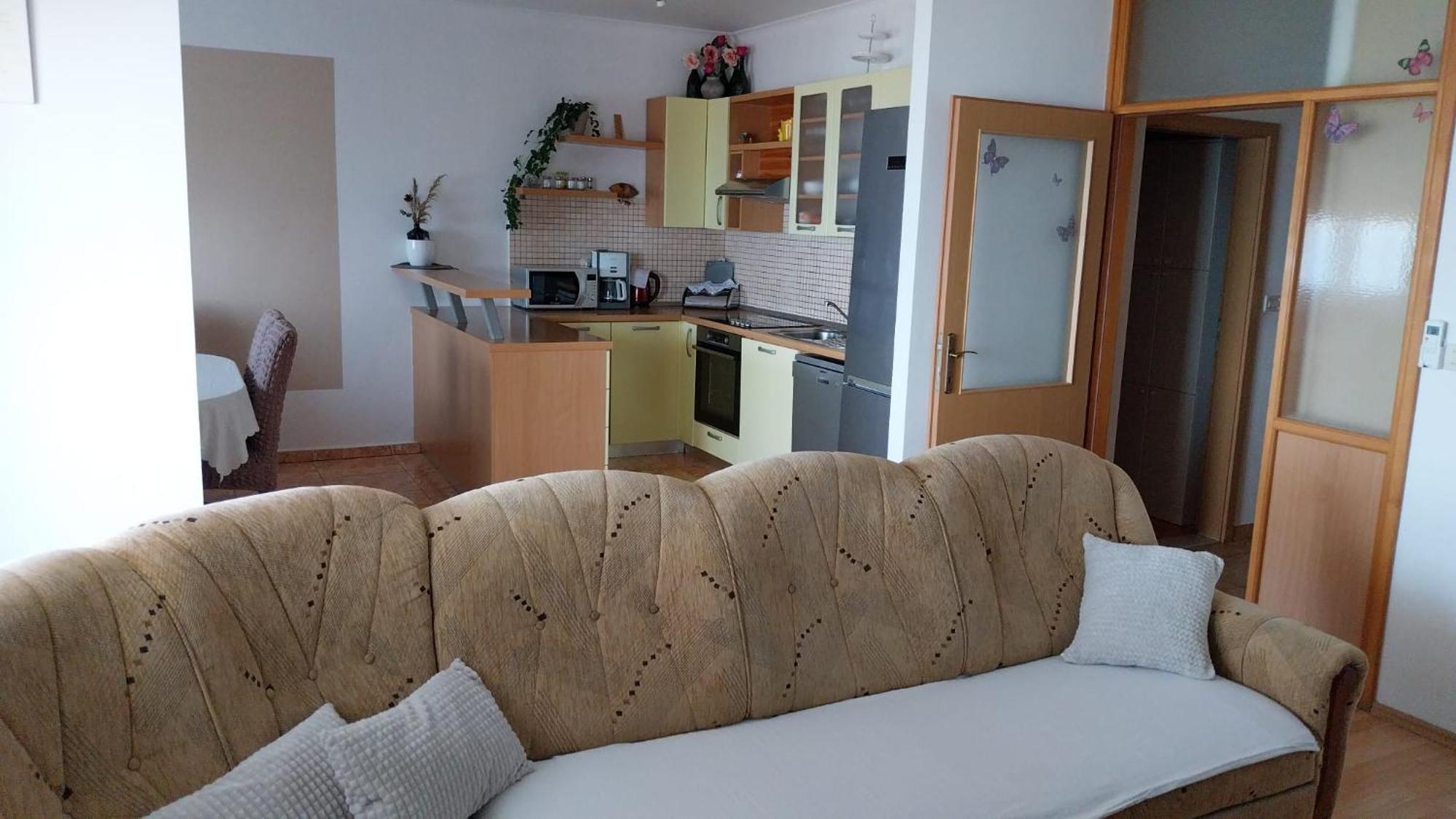 Apartments Zemunik โอมิช ภายนอก รูปภาพ