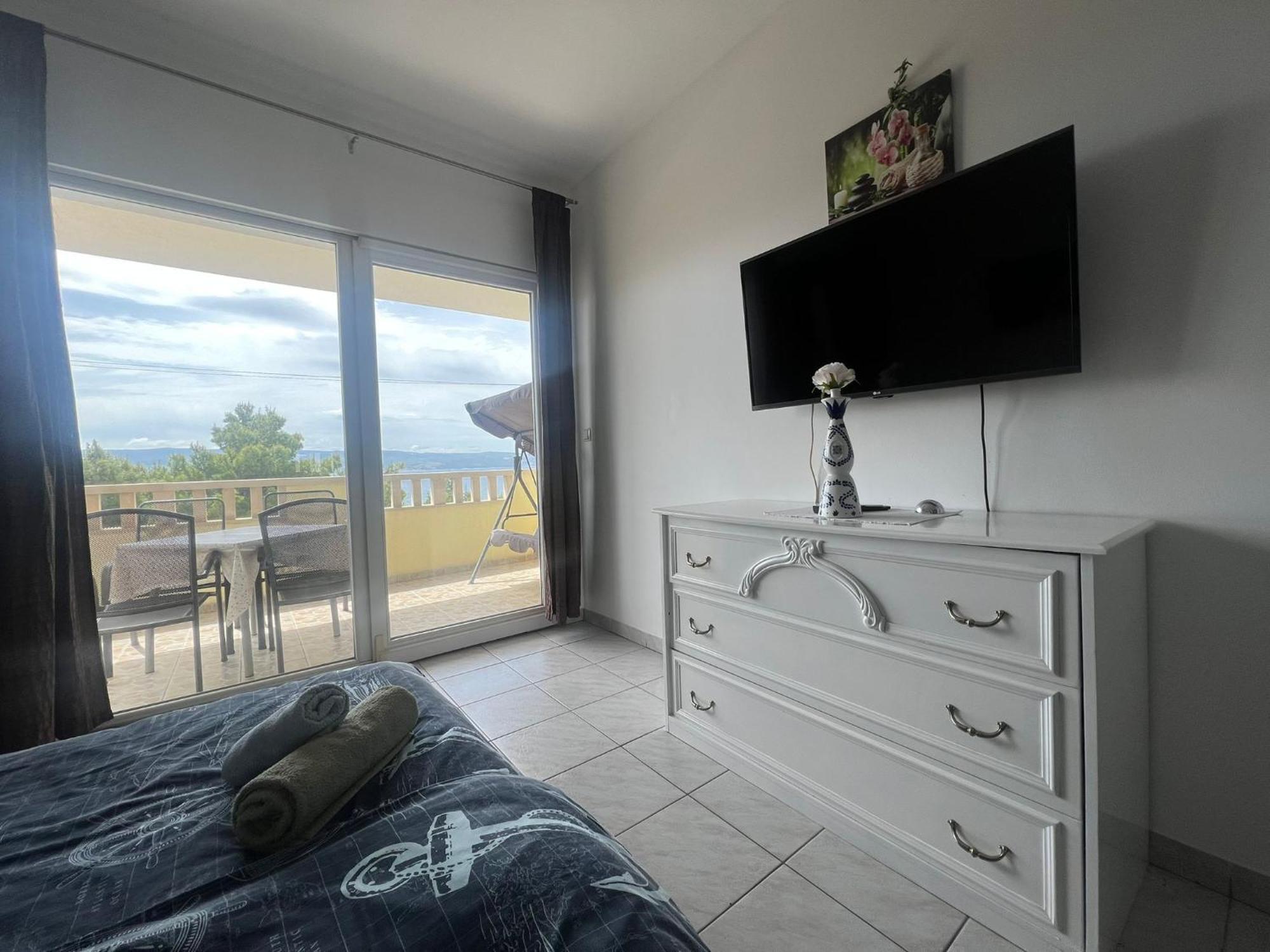 Apartments Zemunik โอมิช ภายนอก รูปภาพ