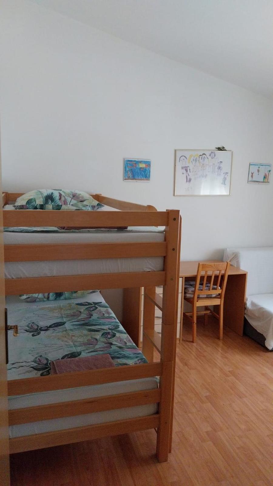 Apartments Zemunik โอมิช ภายนอก รูปภาพ