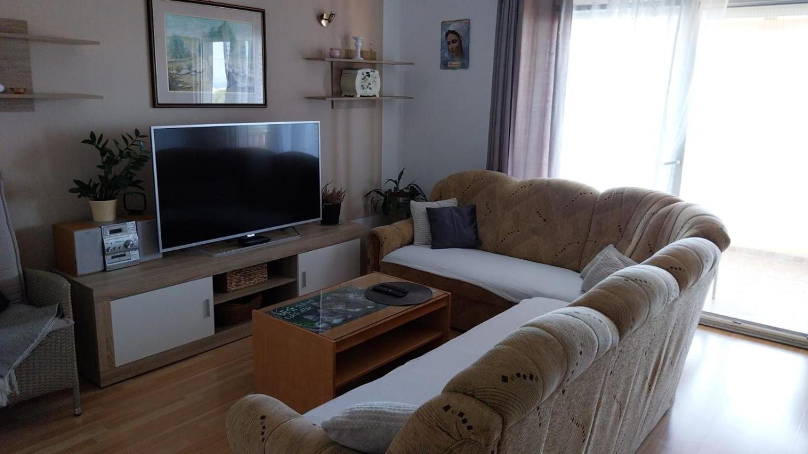 Apartments Zemunik โอมิช ภายนอก รูปภาพ