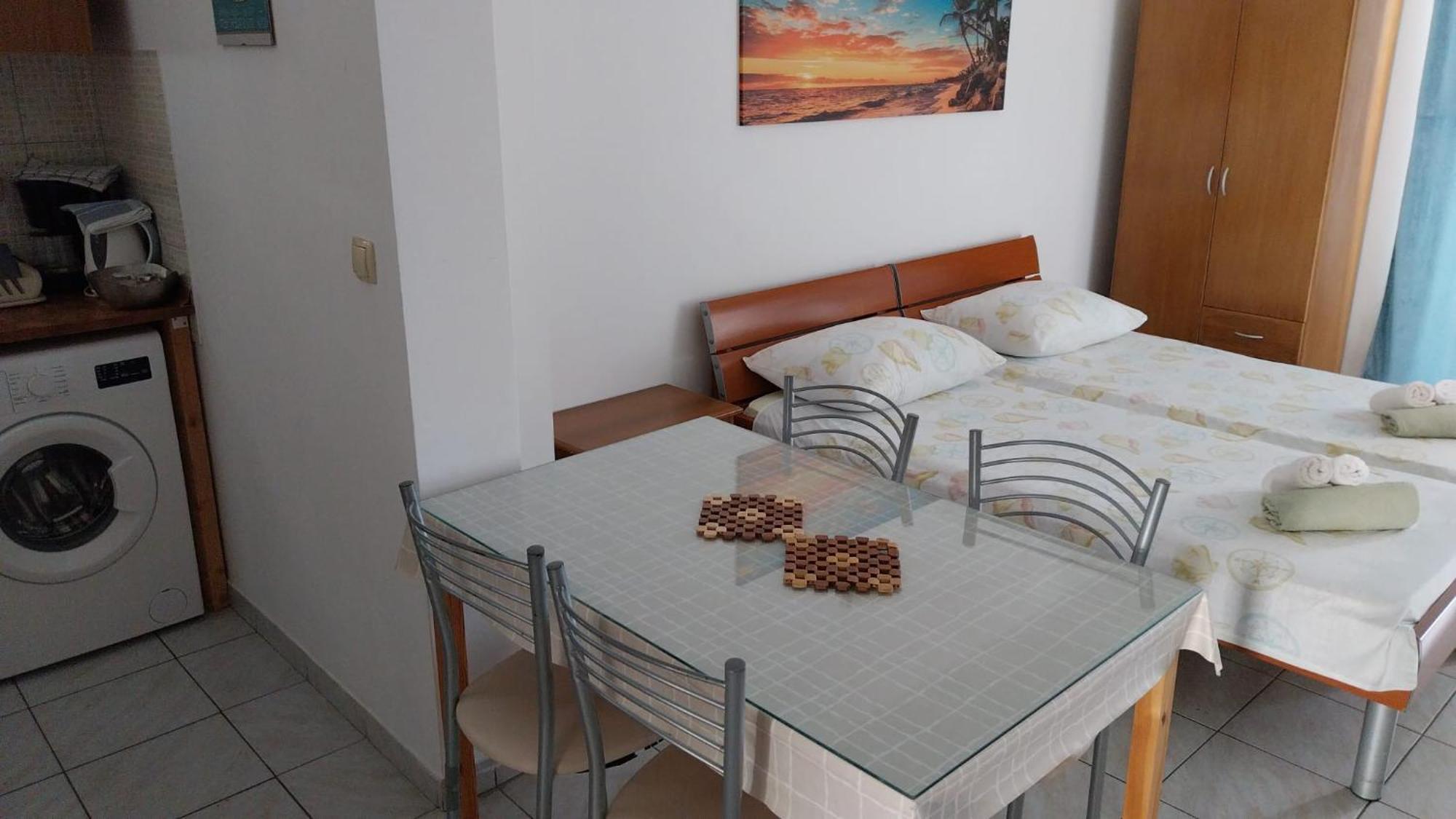 Apartments Zemunik โอมิช ห้อง รูปภาพ